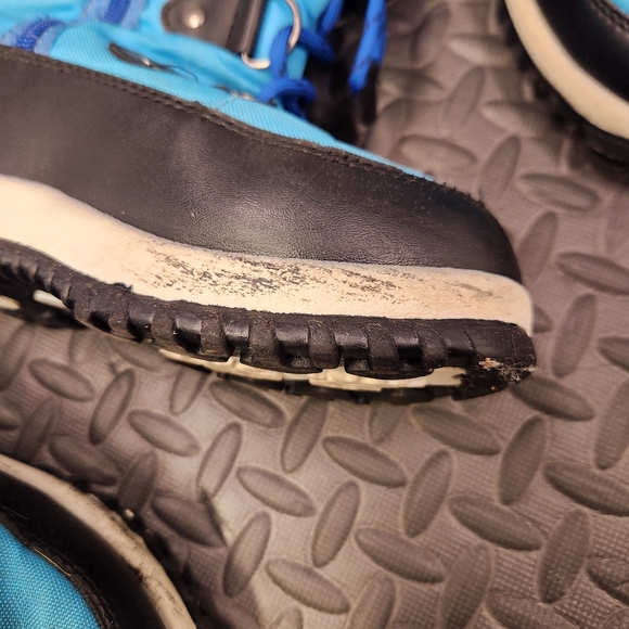 Dream Pairs Kids Blue and Black Boots - Picture 5 of 6